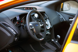 2013款福特福克斯ST试驾实拍