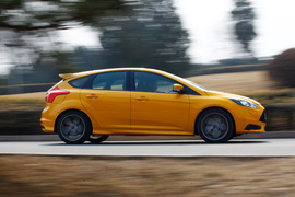 2013款福特福克斯ST试驾实拍