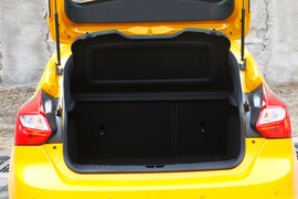 2013款福特福克斯ST试驾实拍