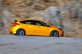 2013款福特福克斯ST试驾实拍