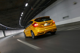 2013款福特福克斯ST试驾实拍