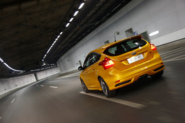 2013款福特福克斯ST试驾实拍