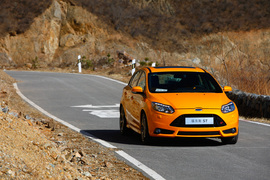 2013款福特福克斯ST试驾实拍