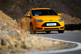 2013款福特福克斯ST试驾实拍