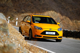 2013款福特福克斯ST试驾实拍