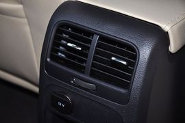 2012款大众速腾1.6L手动舒适型