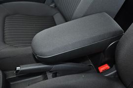 2013款大众全新捷达1.6L自动舒适型