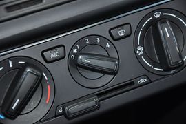 2013款大众全新捷达1.6L自动舒适型