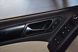 2012款大众高尔夫1.6L手动舒适型