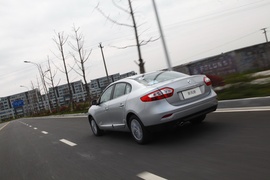 2013款雷诺新风朗试驾