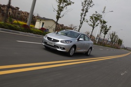 2013款雷诺新风朗试驾