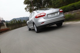 2013款雷诺新风朗试驾