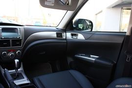 2008款翼豹三厢内饰