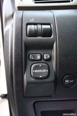 2008款翼豹三厢内饰