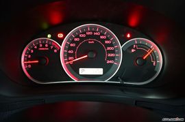 2008款翼豹三厢内饰