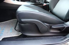 2008款翼豹三厢内饰