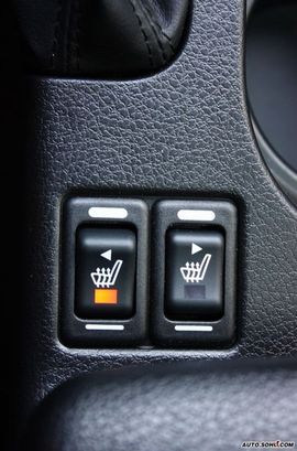 2008款翼豹三厢内饰