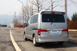 2013款郑州日产NV200体验