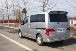 2013款郑州日产NV200体验