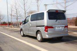 2013款郑州日产NV200体验