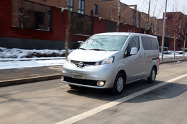 2013款郑州日产NV200体验