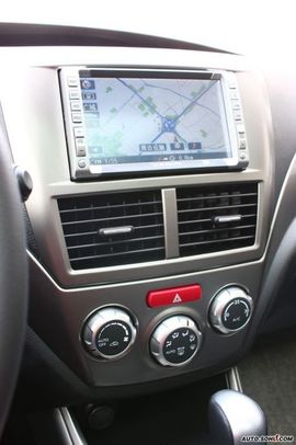 2008款翼豹三厢内饰