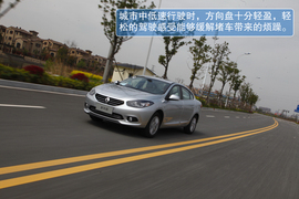 2013款雷诺新风朗试驾