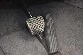 2013款宝马520i典雅型