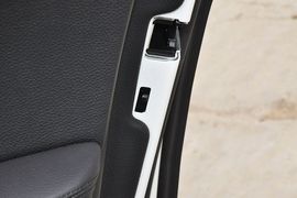 2013款宝马520i典雅型