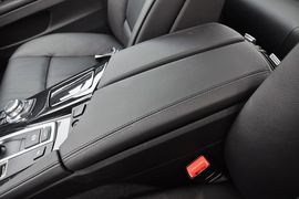 2013款宝马520i典雅型