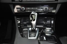 2013款宝马520i典雅型