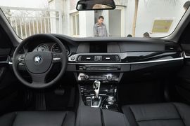 2013款宝马520i典雅型