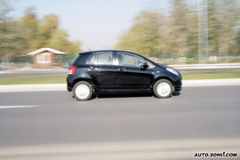 2008款雅力士RS至尊劲锐版试驾