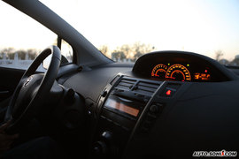 2008款雅力士RS至尊劲锐版试驾