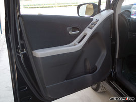 2008款雅力士RS至尊劲锐版试驾