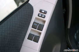 2008款雅力士RS至尊劲锐版试驾