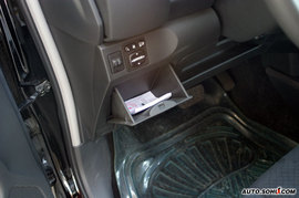 2008款雅力士RS至尊劲锐版试驾