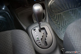 2008款雅力士RS至尊劲锐版试驾