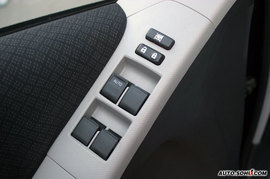 2008款雅力士RS至尊劲锐版试驾