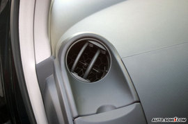 2008款雅力士RS至尊劲锐版试驾