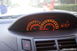 2008款雅力士RS至尊劲锐版试驾