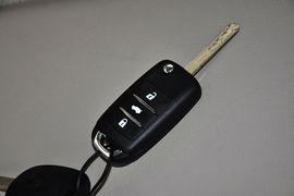 2012款长安逸动1.6L自动豪华型