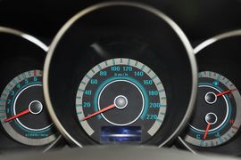 2012款长安逸动1.6L自动豪华型