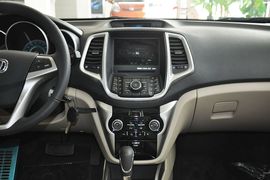 2012款长安逸动1.6L自动豪华型