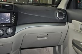 2012款长安悦翔V5