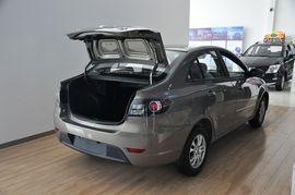 2013款长安悦翔三厢1.5L