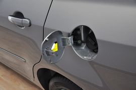 2013款长安悦翔三厢1.5L