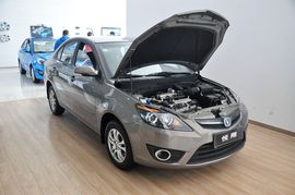 2013款长安悦翔三厢1.5L