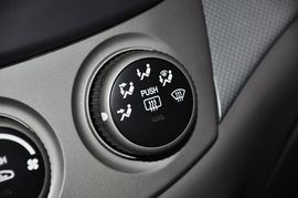 2013款长安悦翔三厢1.5L