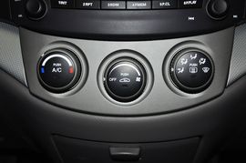 2013款长安悦翔三厢1.5L